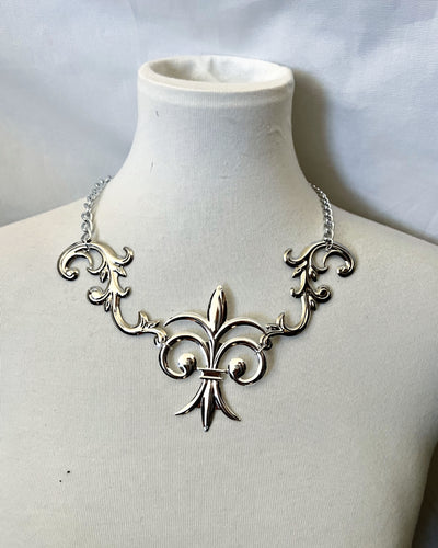 Fleur de lis metal chain necklace